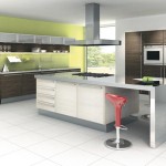 Cuisine design blanche verte et bois