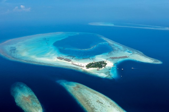 Hotel-Constance-Moofushi-Maldives-01