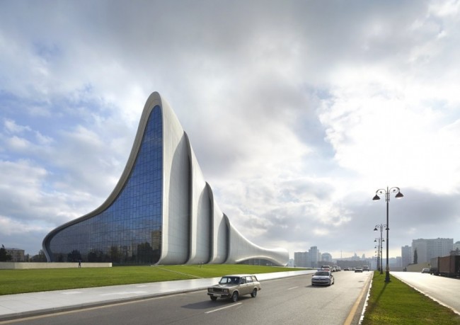 Heydar-Aliyev-Center-02