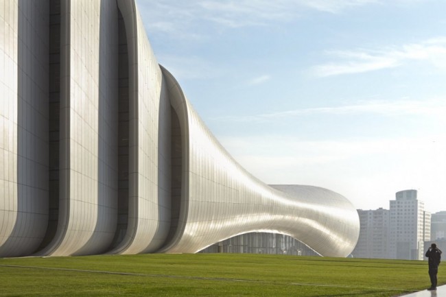 Heydar-Aliyev-Center-03