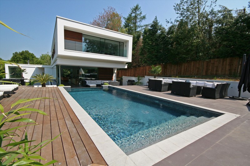 maison-contemporaine-avec-piscine-04