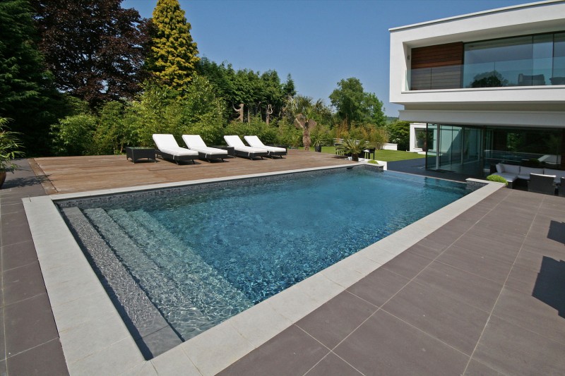 maison-contemporaine-avec-piscine-06