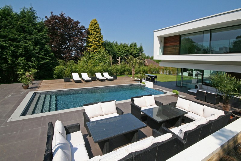 maison-contemporaine-avec-piscine-07