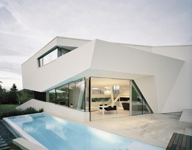 villa-futuriste-blanche-04