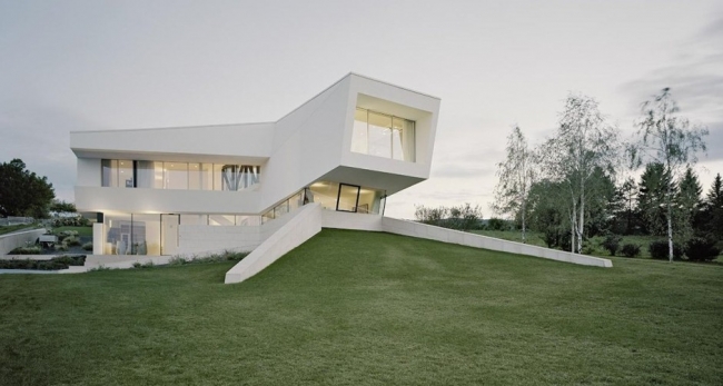 villa-futuriste-blanche-09