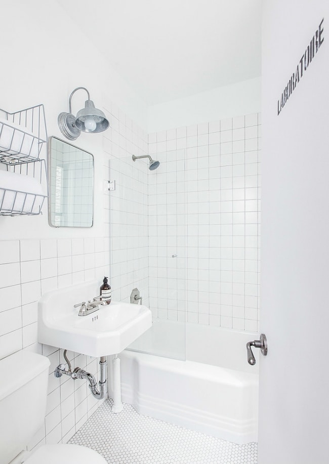 idee-deco-salle-bain-minimaliste-monochrome