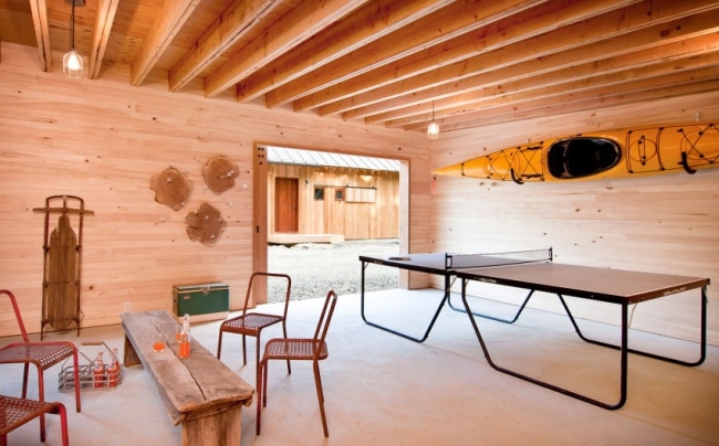 salle-jeux-chalet-contemporain-bois