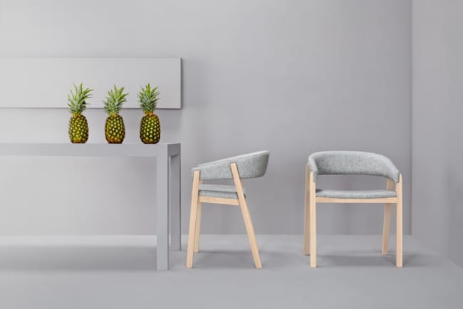 chaises-minimaliste-grise