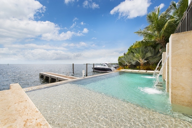 piscine-debordement-vue-mer