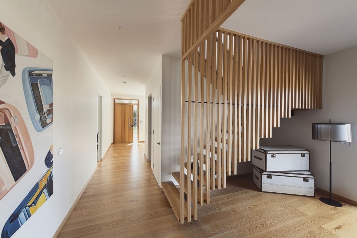 Cage escalier en lame de bois