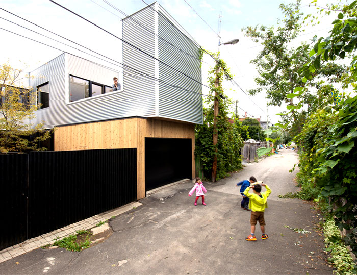 Maison contemporaine avec bardage metallique