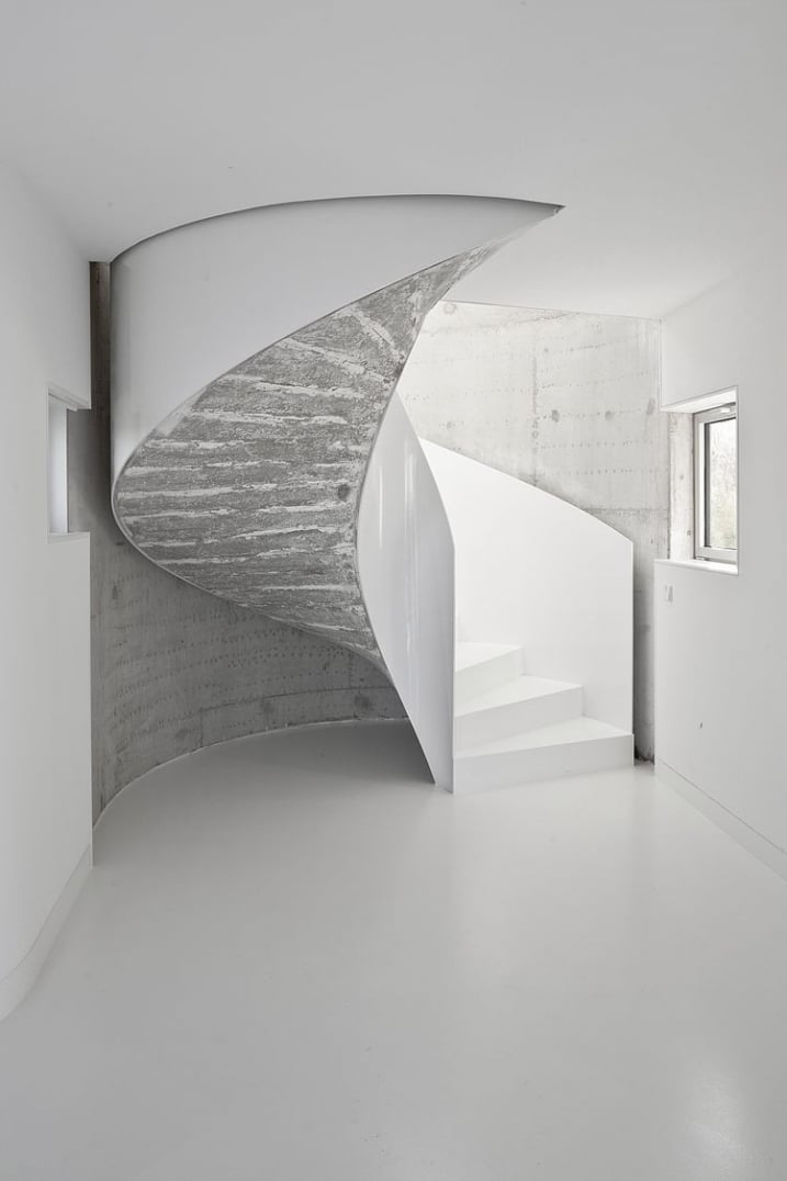 escalier-tournant-blanc