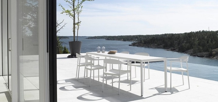 table-exterieur-blanche-minimaliste-tribu