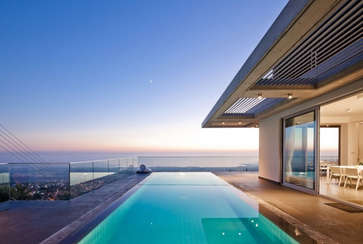 Maison avec piscine et vue sur mer