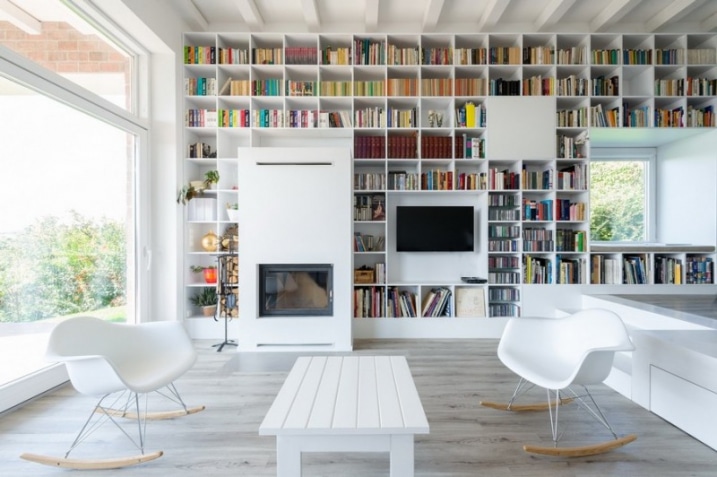 Bibliotheque sur mesure dans salon