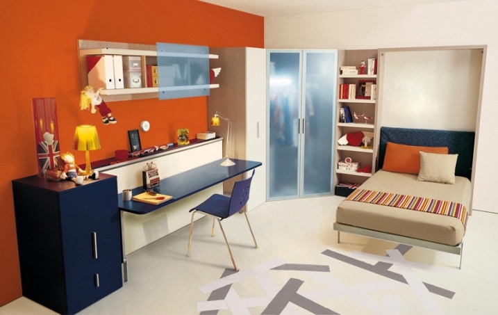 Decoration chambre enfant avec mur orange