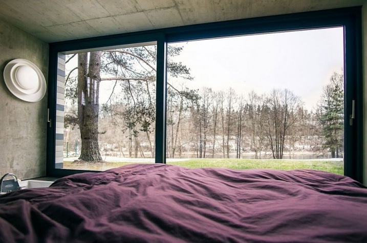 Mur de verre dans chambre
