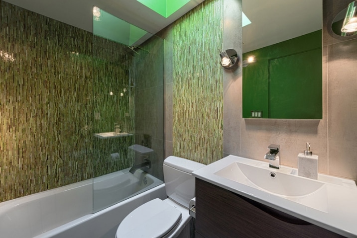 salle de bain tons verts