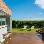 Terrasse en bois avec spa