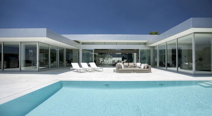 Piscine dans maison design