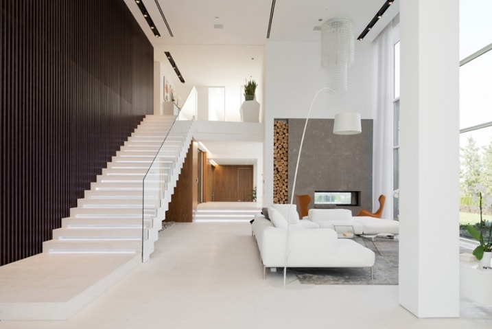 Escalier design blanc