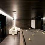 Salle de billard contemporaine