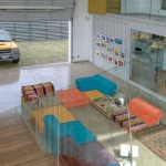 Salon dans un garage