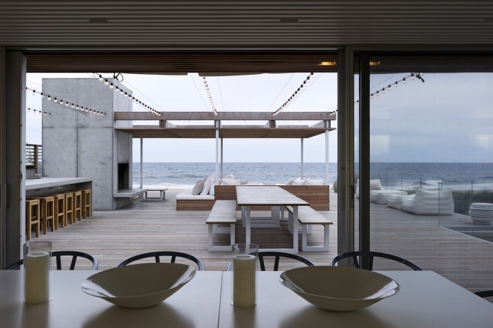 Terrasse avec cheminée extérieure