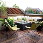 Balcon avec parquet en bois