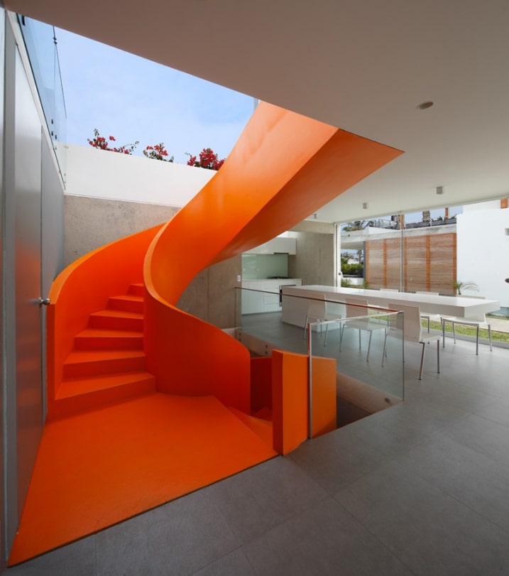 Escalier design orange