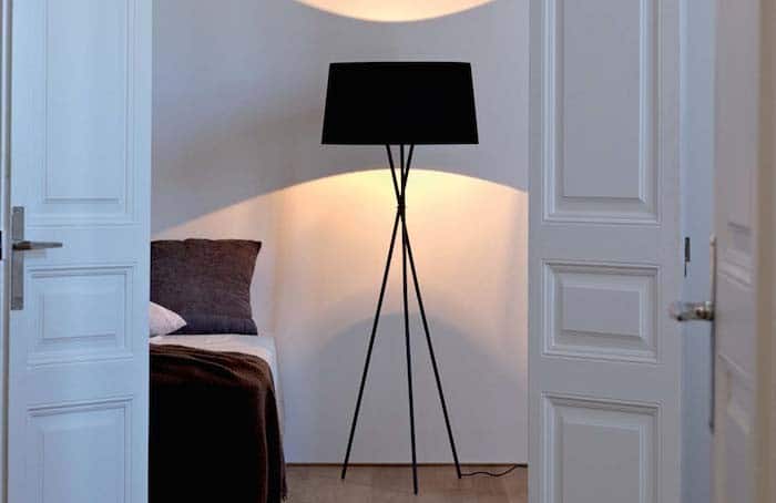 Lampadaire design noir