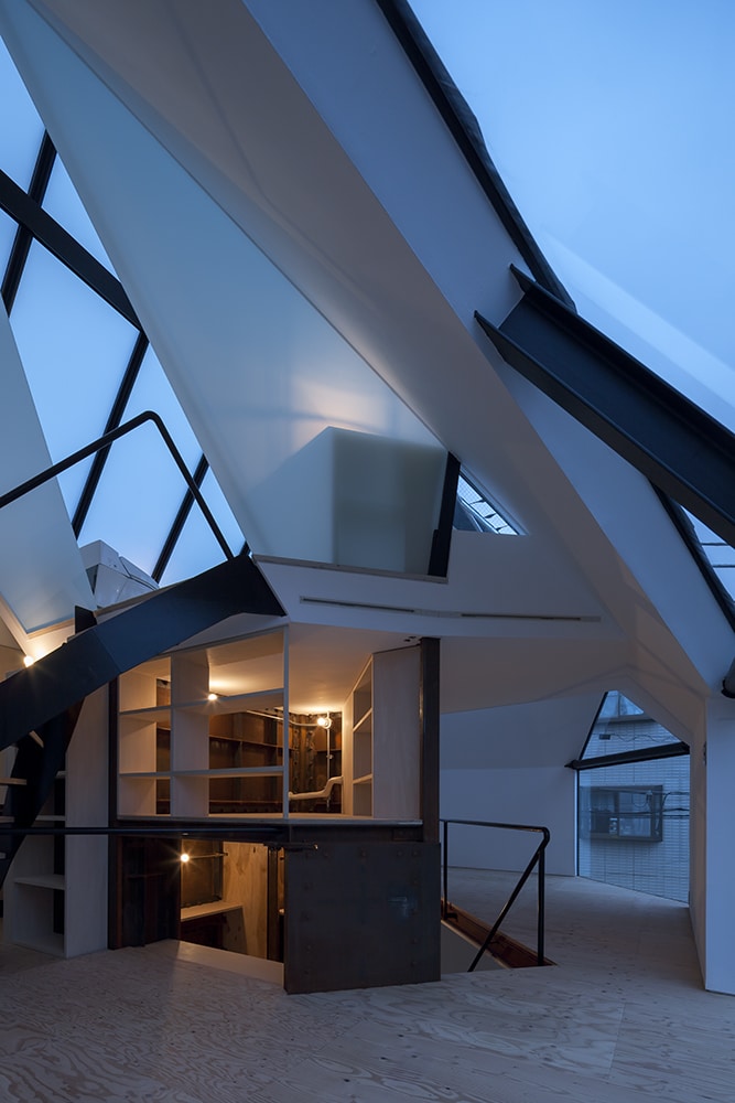 Maison contemporaine avec un dome