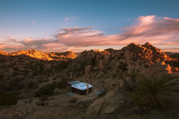 Jacuzzi au milieu du desert