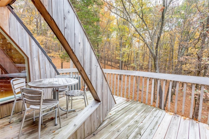 Petite terrasse arrondie en bois