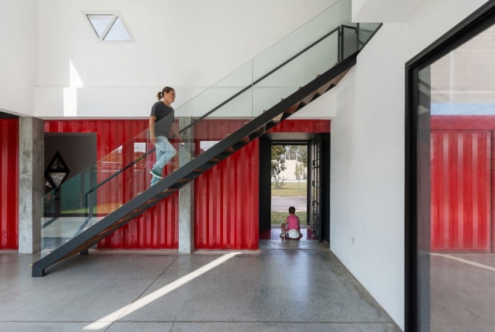 Escalier dans un container