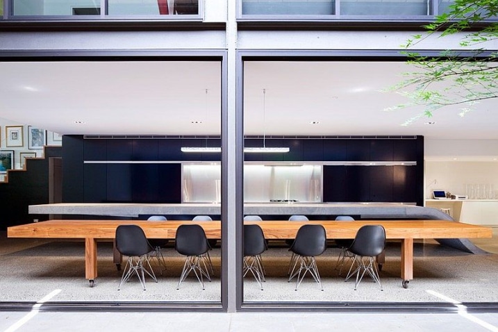 Table de salle à manger en bois