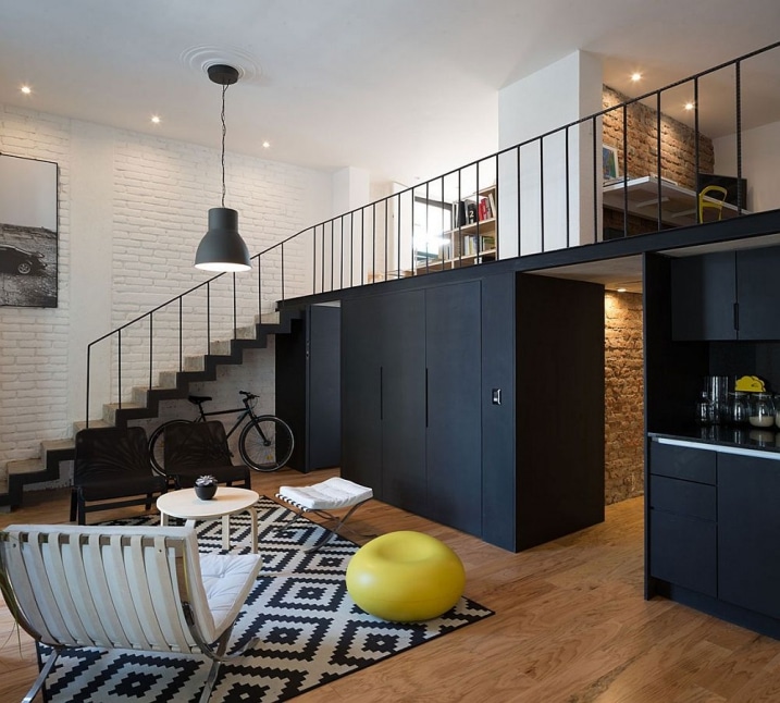 Cuisine noire dans loft