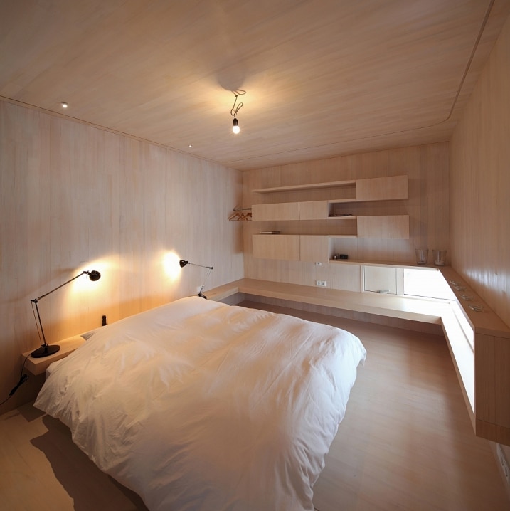 Chambre sobre bois clair