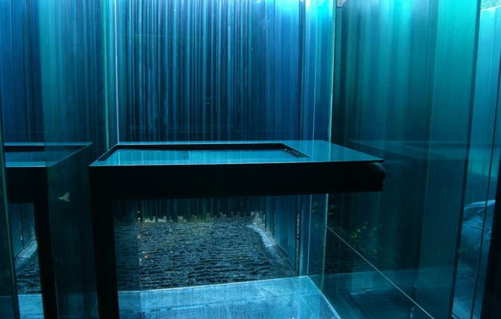 Salle de bain en verre