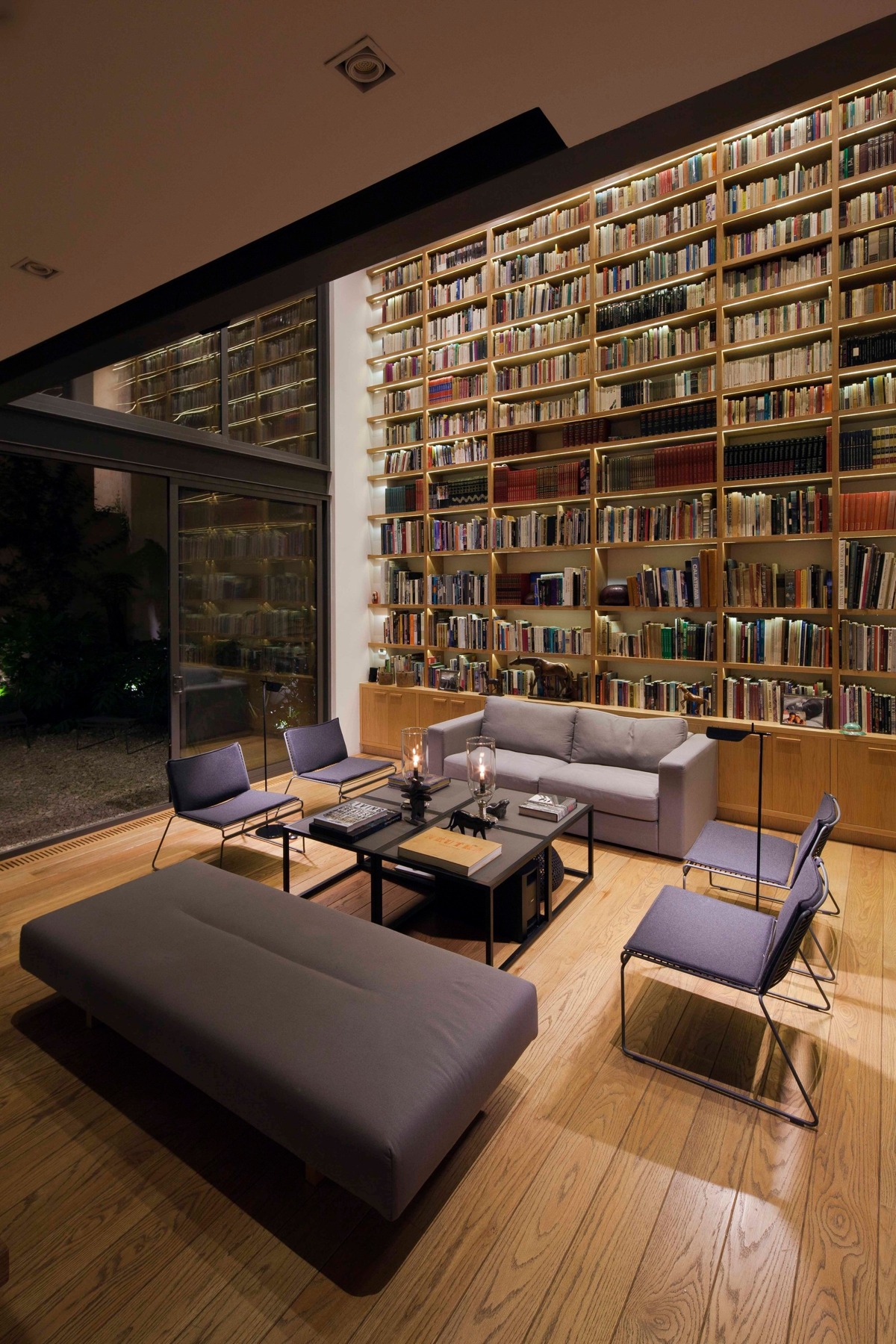 Bibliothèque sol au plafond