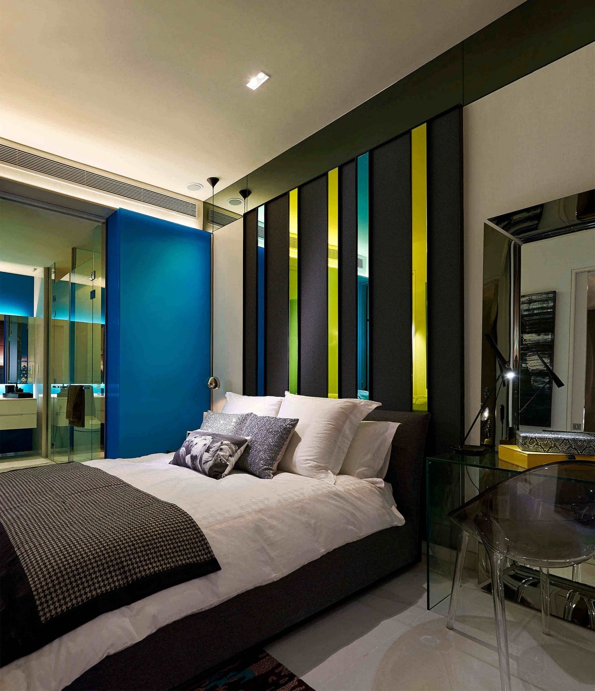 Chambre noir avec touches couleur