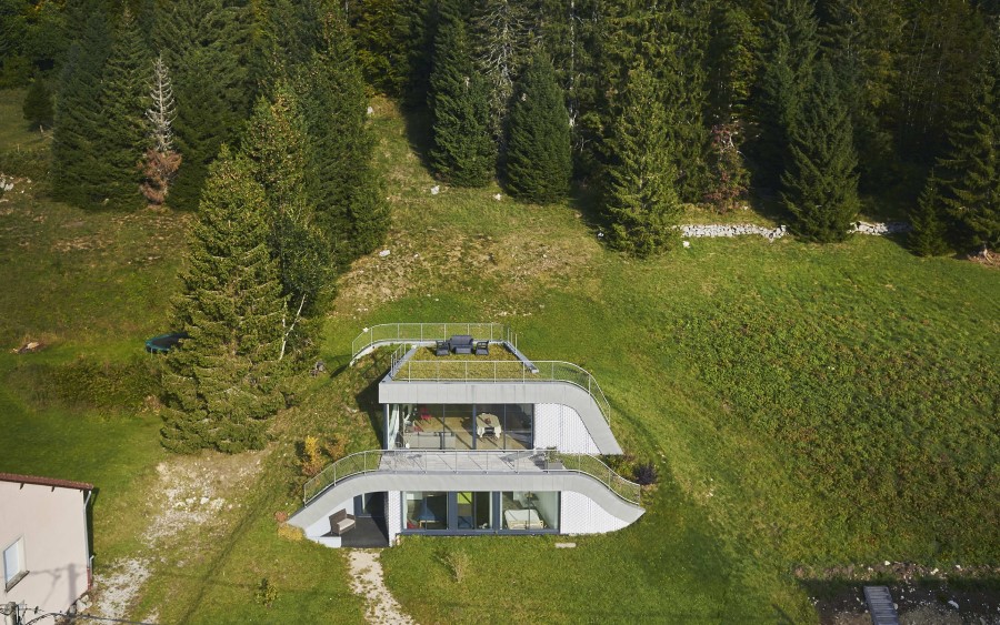 Maison enterrée avec rooftop