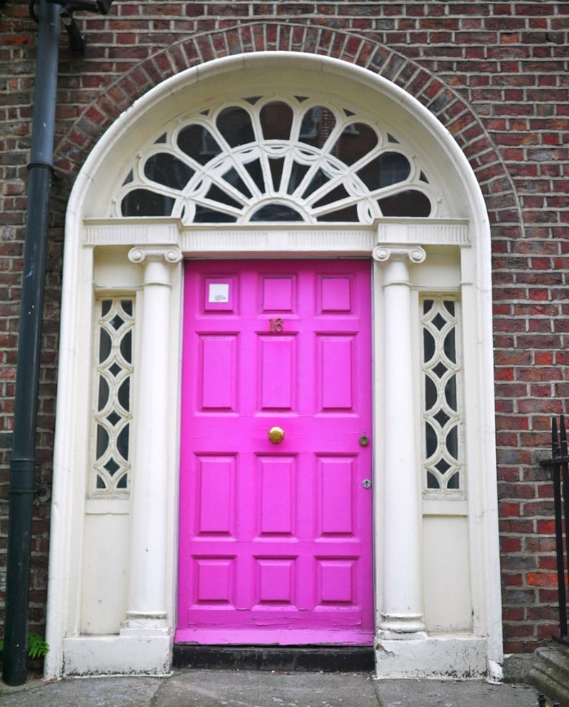 Porte entrée rose