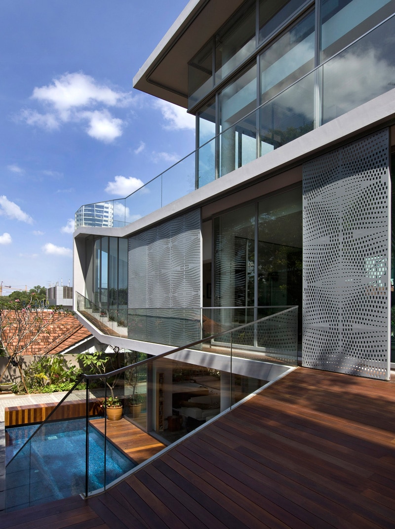 Balcon avec vue sur piscine