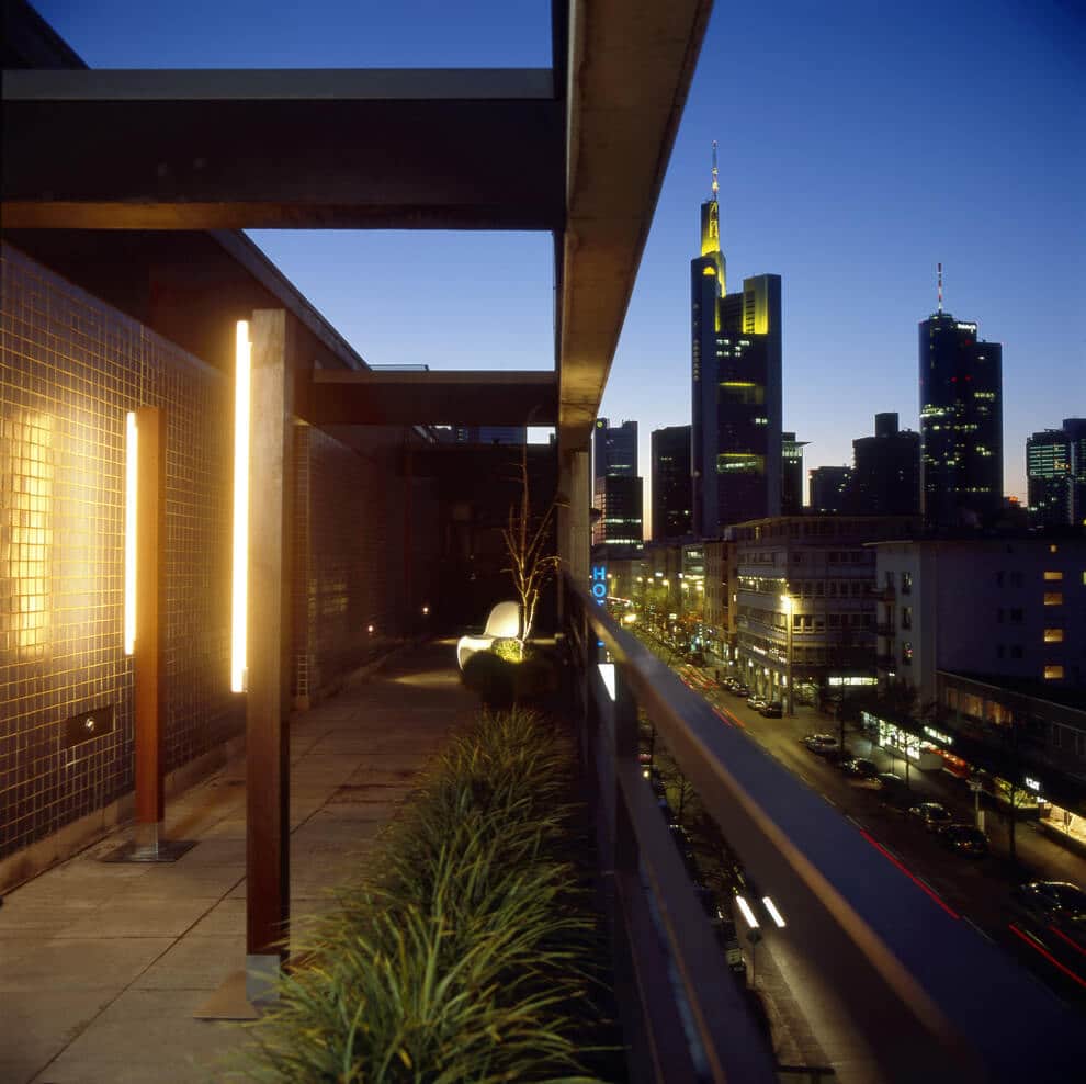 Terrasse penthouse avec végétation