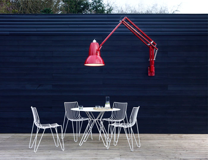 Lampadaire exterieur murale design rouge