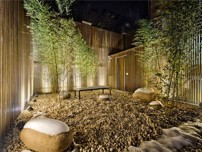 Jardin zen japonais avec bambou