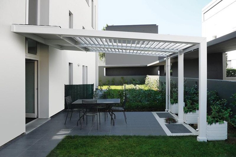 pergola blanche