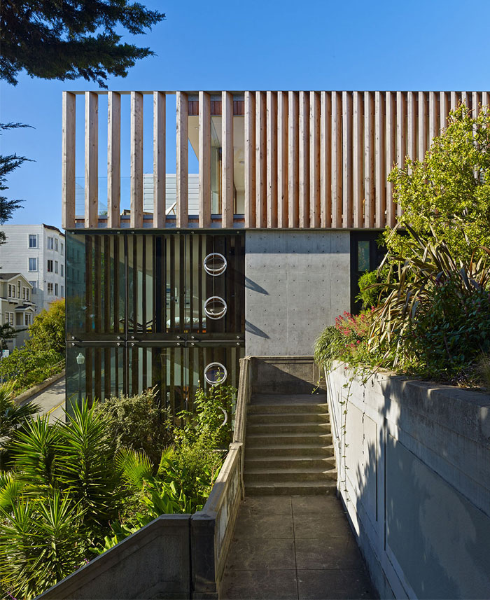 facade-contemporaine-bois-beton-verre