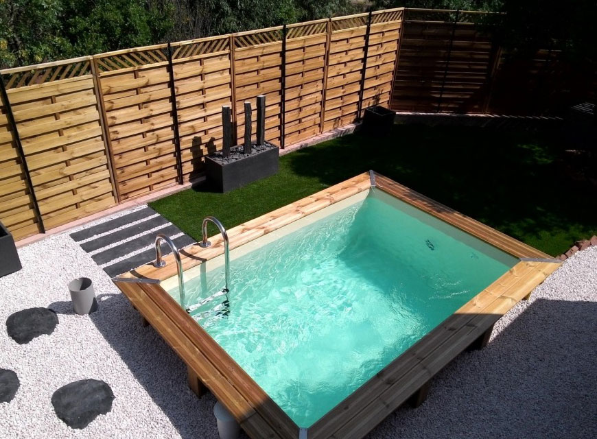 piscine bois pour petit jardin